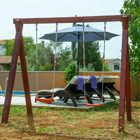 別荘 Villa Percan - Spacious Family Home With Private Pool On A 4000 Square Meter Plot *