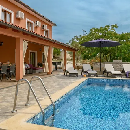 Villa Percan - Spacious Family Home With Private Pool On A 4000 Square Meter Plot * クルニカ