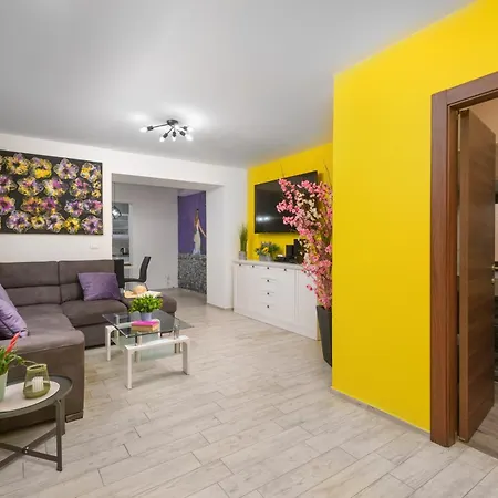 Percan - Spacious Family With Private Pool On A 4000 Square Meter Plot