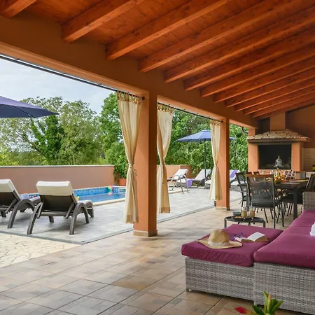 Сasa de vacaciones Percan - Spacious Family With Private Pool On A 4000 Square Meter Plot