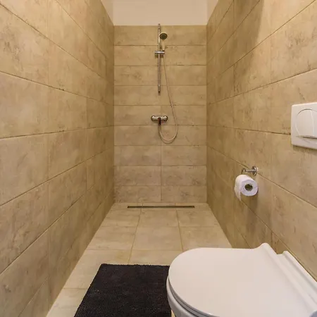 Percan - Spacious Family With Private Pool On A 4000 Square Meter Plot קרניצה
