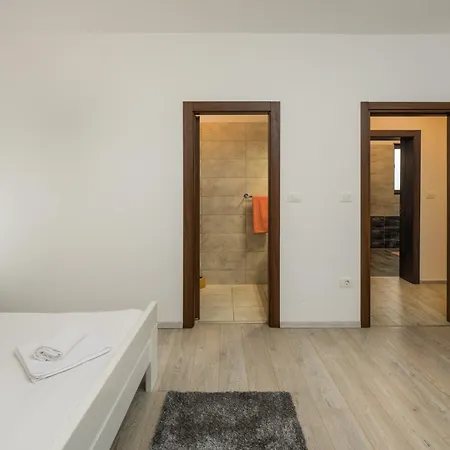 Percan - Spacious Family With Private Pool On A 4000 Square Meter Plot