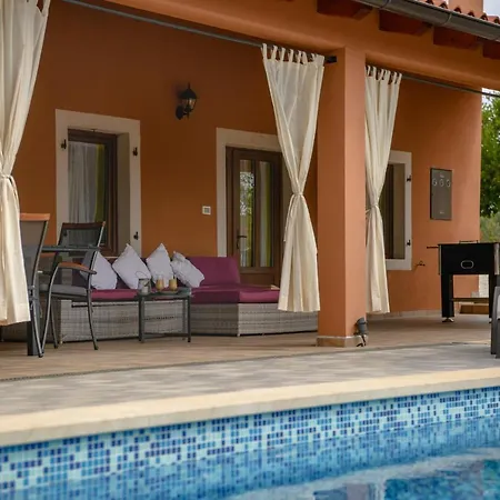 Holiday home Villa Percan - Spacious Family Home With Private Pool On A 4000 Square Meter Plot Krnica