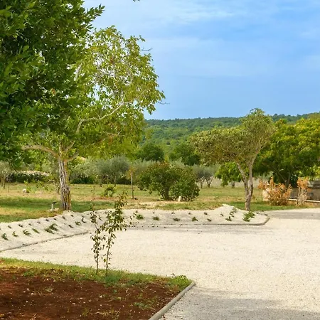 Villa Percan - Spacious Family Home With Private Pool On A 4000 Square Meter Plot * Krnica