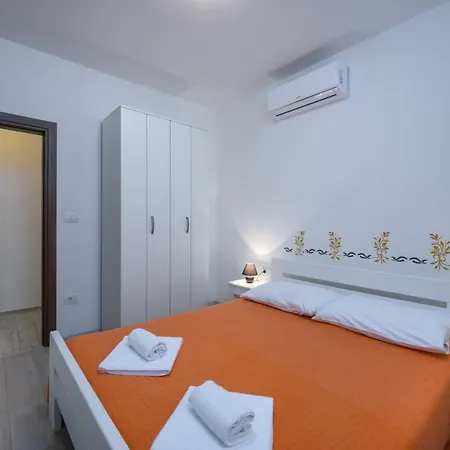 Villa Percan - Spacious Family Home With Private Pool On A 4000 Square Meter Plot *