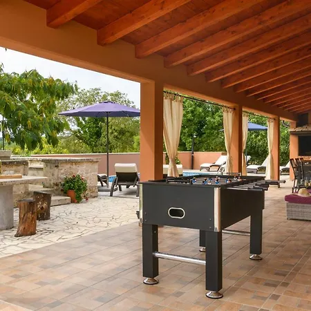 Villa Percan - Spacious Family Home With Private Pool On A 4000 Square Meter Plot Holiday home