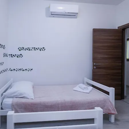 Holiday home Villa Percan - Spacious Family Home With Private Pool On A 4000 Square Meter Plot Krnica