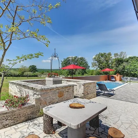 Villa Percan - Spacious Family Home With Private Pool On A 4000 Square Meter Plot Holiday home