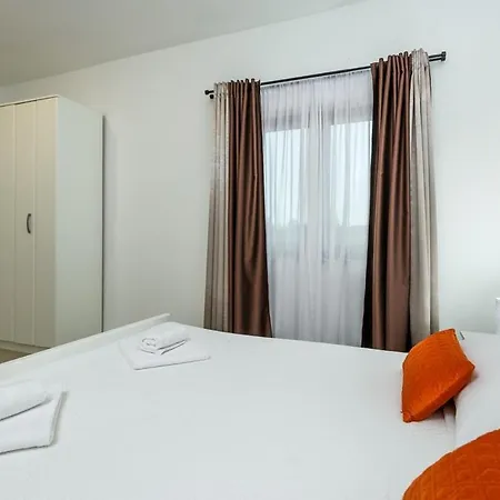 Villa Percan - Spacious Family Home With Private Pool On A 4000 Square Meter Plot * Krnica