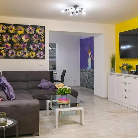 Percan - Spacious Family With Private Pool On A 4000 Square Meter Plot 펜션 *