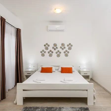 Percan - Spacious Family With Private Pool On A 4000 Square Meter Plot Σπίτι διακοπών