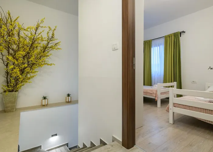 Percan - Spacious Family With Private Pool On A 4000 Square Meter Plot * 크르니카