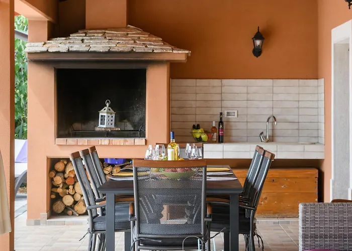 Villa Percan - Spacious Family Home With Private Pool On A 4000 Square Meter Plot Krnica