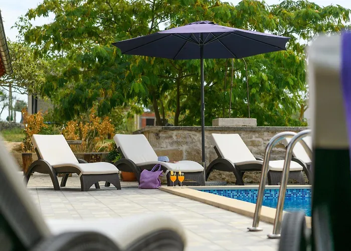 Vakantiehuis Villa Percan - Spacious Family Home With Private Pool On A 4000 Square Meter Plot *