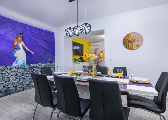 Percan - Spacious Family With Private Pool On A 4000 Square Meter Plot *